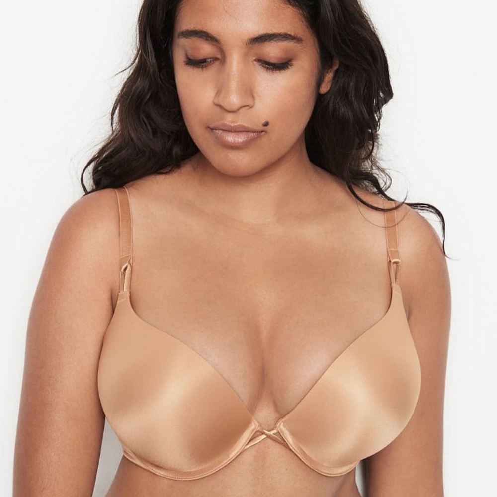 VS Bombshell 38D nude
